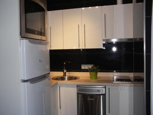 Apartamentos Plaza Espana Нерха Экстерьер фото